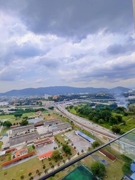 7 Pax Family Connecting Room D'Sara, Direct Link Mrt Kampung Selamat, Near Sungai Buloh & Thomson Hospital Shah Alam Exterior photo