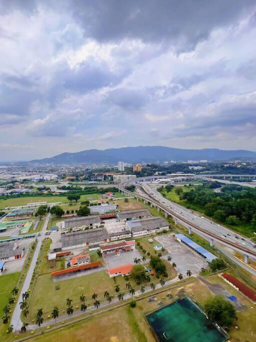 7 Pax Family Connecting Room D'Sara, Direct Link Mrt Kampung Selamat, Near Sungai Buloh & Thomson Hospital Shah Alam Exterior photo